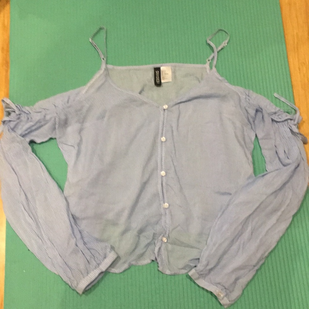 H&M cold shoulder top